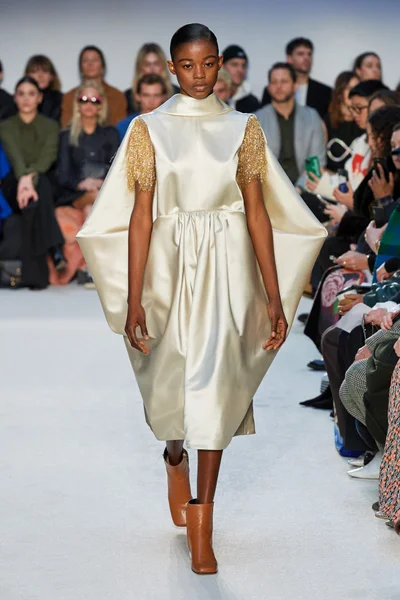 Look 13